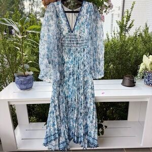 Alice + Olivia NWT - Sion Floral Maxi Dress - Blue and White